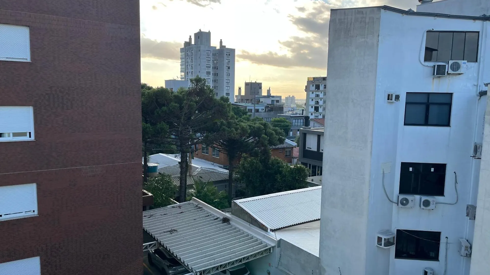 Apartamento P 10 Com 3 Quartos E 2 Banheiros Porto Alegre 0*,